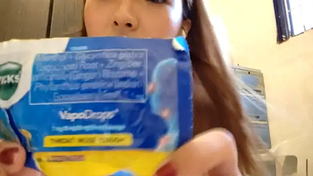 Snapshot of EllieCoconut001 chatting on 06/18/26, 10:20 EllieCoconut001 online show from 06/18/26, 10:20