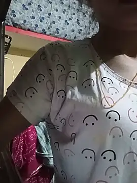 Snapshot of Rashmika_Mandana chatting on 05/19/26, 10:39 Rashmika Mandana online show from 05/19/26, 10:39