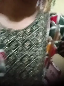 Snapshot of Rashmika_Mandana chatting on 04/16/26, 07:14 Rashmika Mandana online show from 04/16/26, 07:14