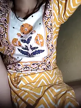 Snapshot of Rashmika_Mandana chatting on 03/27/26, 07:04 Rashmika Mandana online show from 03/27/26, 07:04