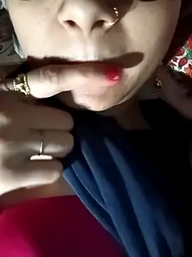 Snapshot of Rashmika_Mandana chatting on 05/14/26, 08:44 Rashmika Mandana online show from 05/14/26, 08:44
