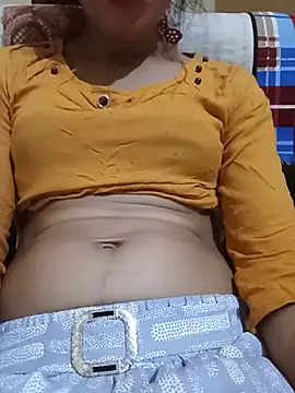 Snapshot of Rashmika_Mandana chatting on 05/17/26, 02:06 Rashmika Mandana online show from 05/17/26, 02:06