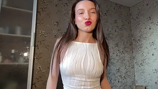 Dinadream online show from 04/15/26, 02:21