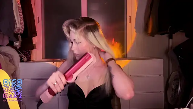 Snapshot of LisaNelsona chatting on 02/26/26, 02:39 LisaNelsona online show from 02/26/26, 02:39