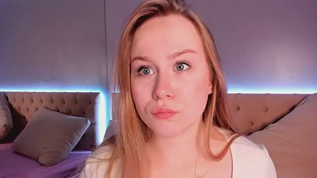 stacy moorex online show from 05/20/26, 08:28
