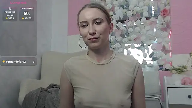 Snapshot of EmberLuna_ chatting on 06/05/26, 06:18 EmberLuna online show from 06/05/26, 06:18