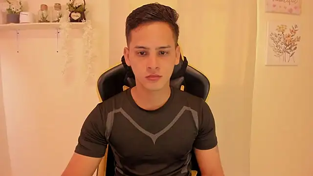 sexy andres01 online show from 04/12/26, 02:31