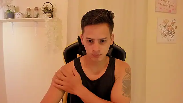 sexy andres01 online show from 04/13/26, 02:10