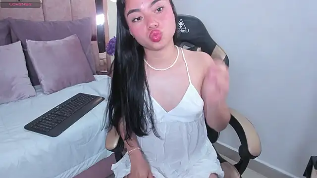 Snapshot of shelseanova chatting on 02/25/26, 01:44 shelseanova online show from 02/25/26, 01:44