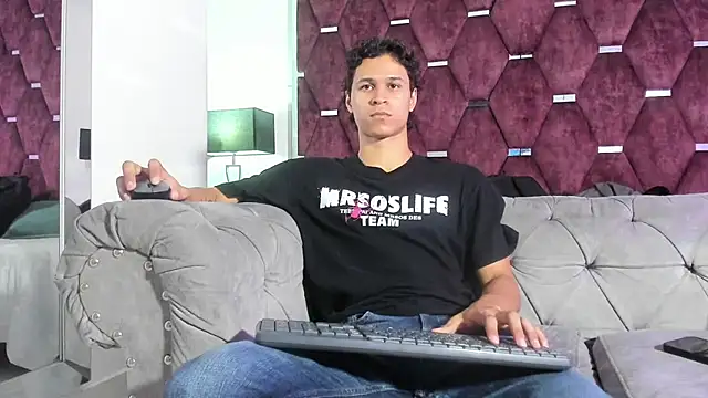Snapshot of TonyBenedetti chatting on 07/12/26, 09:37 TonyBenedetti online show from 07/12/26, 09:37