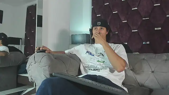 Snapshot of TonyBenedetti chatting on 05/06/26, 08:46 TonyBenedetti online show from 05/06/26, 08:46