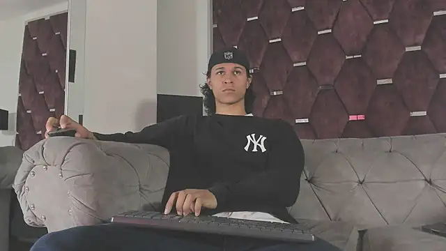 Snapshot of TonyBenedetti chatting on 05/26/26, 08:29 TonyBenedetti online show from 05/26/26, 08:29