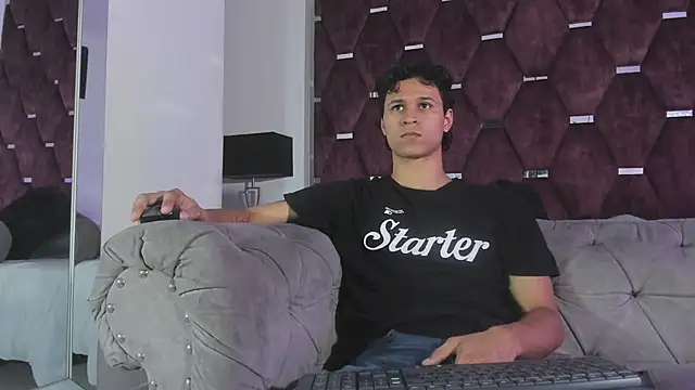 Snapshot of TonyBenedetti chatting on 07/11/26, 08:42 TonyBenedetti online show from 07/11/26, 08:42
