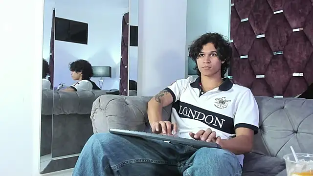 Snapshot of TonyBenedetti chatting on 03/18/26, 08:10 TonyBenedetti online show from 03/18/26, 08:10