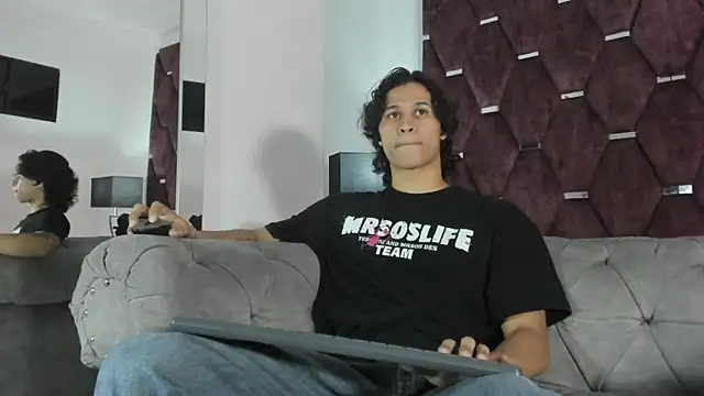 Snapshot of TonyBenedetti chatting on 04/11/26, 09:29 TonyBenedetti online show from 04/11/26, 09:29