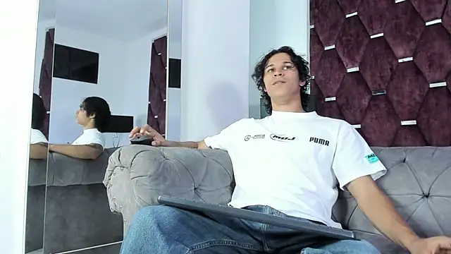 Snapshot of TonyBenedetti chatting on 03/23/26, 08:41 TonyBenedetti online show from 03/23/26, 08:41