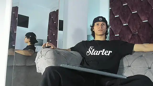 Snapshot of TonyBenedetti chatting on 04/05/26, 08:59 TonyBenedetti online show from 04/05/26, 08:59