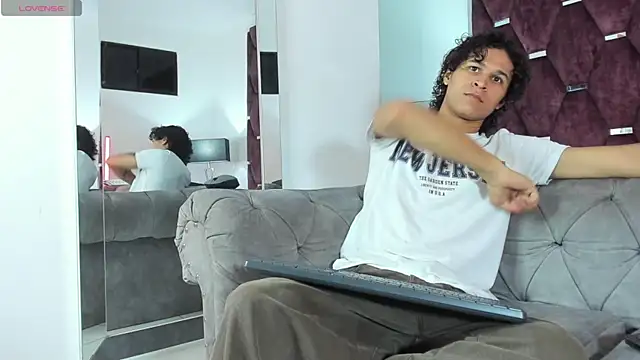 Snapshot of TonyBenedetti chatting on 03/15/26, 08:27 TonyBenedetti online show from 03/15/26, 08:27