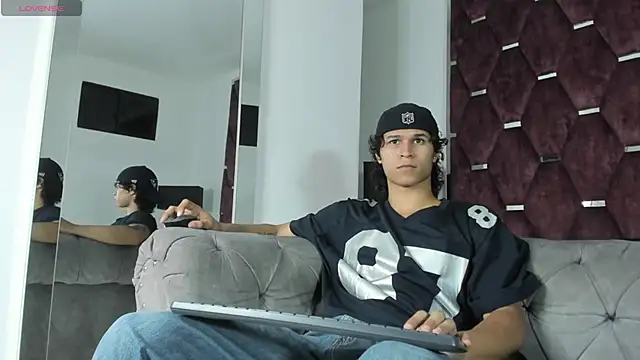 Snapshot of TonyBenedetti chatting on 03/14/26, 08:04 TonyBenedetti online show from 03/14/26, 08:04