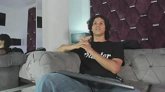 Snapshot of TonyBenedetti chatting on 05/08/26, 08:34 TonyBenedetti online show from 05/08/26, 08:34
