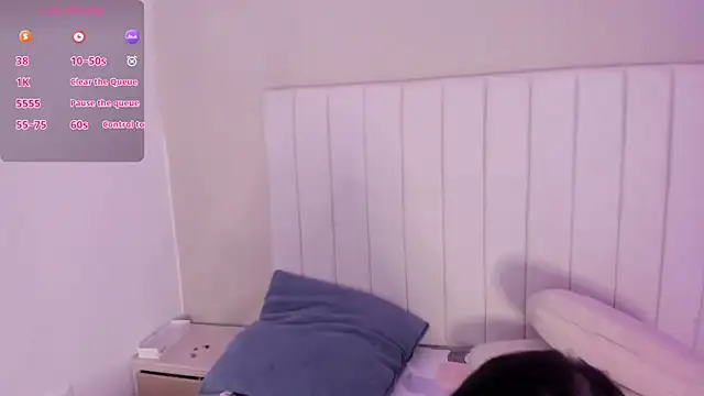 sophia walkett  online show from 04/07/26, 02:19