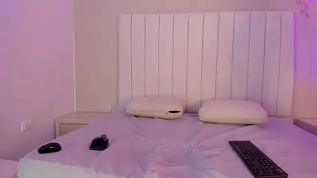 sophia walkett  online show from 03/28/26, 02:07