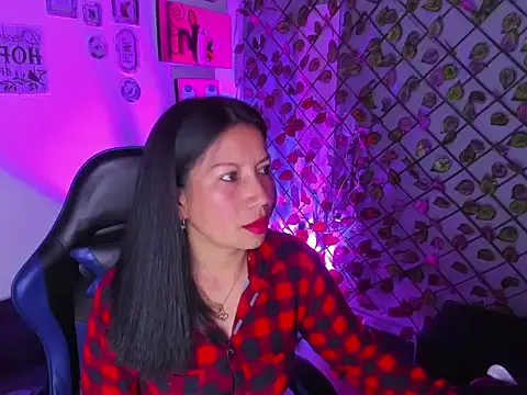 Snapshot of Megan_Collinss1 chatting on 03/02/26, 04:03 Megan Collinss1 online show from 03/02/26, 04:03