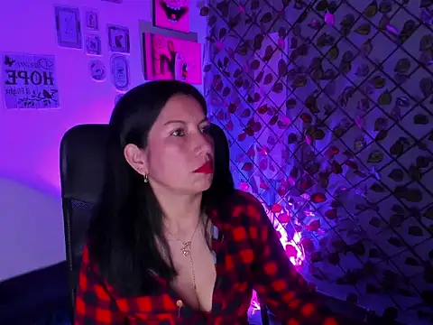 Snapshot of Megan_Collinss1 chatting on 02/25/26, 12:16 Megan Collinss1 online show from 02/25/26, 12:16