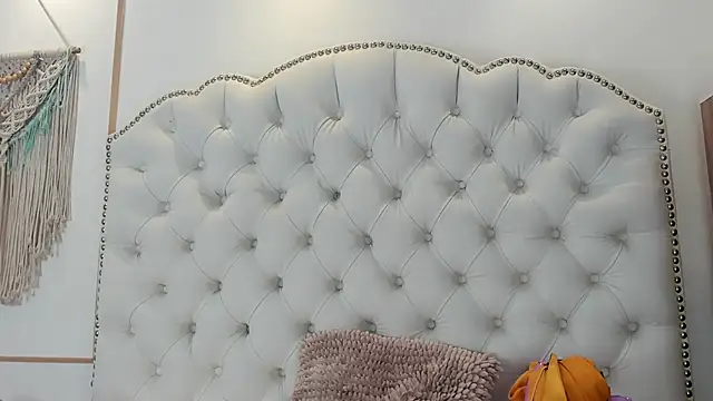 Snapshot of Sara_funy chatting on 04/30/26, 11:17 Sara funy online show from 04/30/26, 11:17