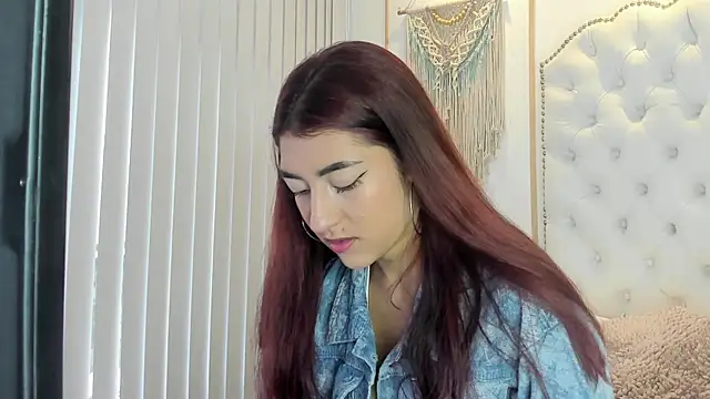 Snapshot of Sara_funy chatting on 05/25/26, 11:31 Sara funy online show from 05/25/26, 11:31