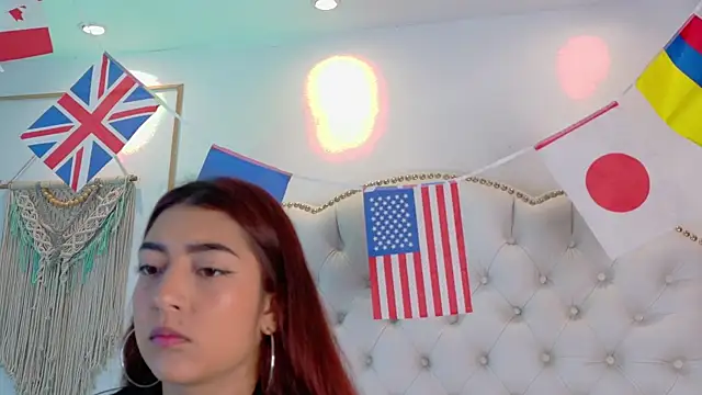 Snapshot of Sara_funy chatting on 06/19/26, 11:27 Sara funy online show from 06/19/26, 11:27
