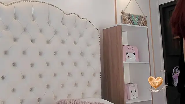 Snapshot of Sara_funy chatting on 02/24/26, 04:08 Sara funy online show from 02/24/26, 04:08