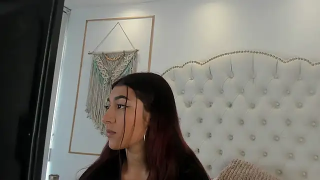 Snapshot of Sara_funy chatting on 05/22/26, 11:30 Sara funy online show from 05/22/26, 11:30