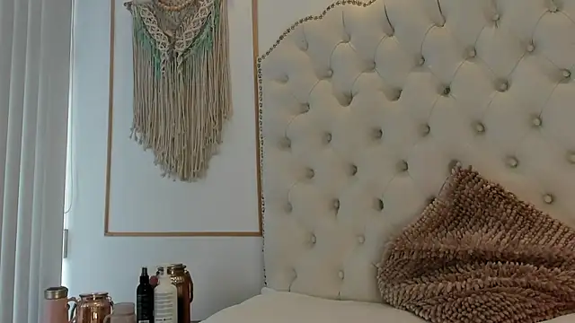 Snapshot of Sara_funy chatting on 02/25/26, 12:27 Sara funy online show from 02/25/26, 12:27