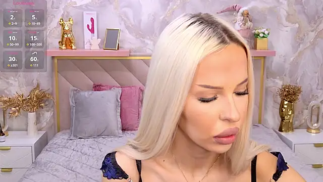 EvaXElfi online show from 03/25/26, 12:44