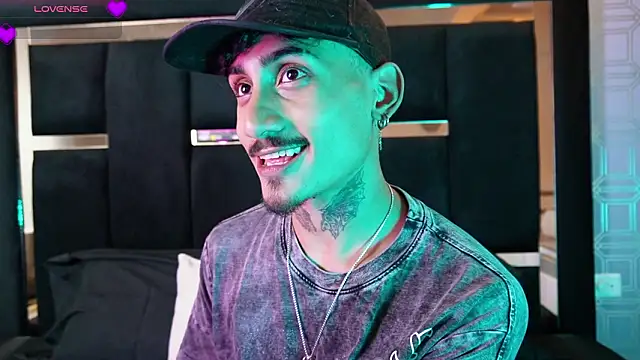 Snapshot of Dark_Eros_ chatting on 02/26/26, 08:20 Dark Eros online show from 02/26/26, 08:20