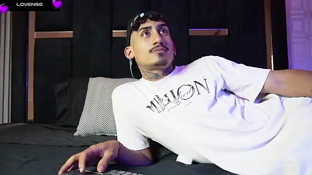 Dark Eros  online show from 04/09/26, 03:52