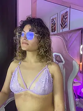 emilyjonesss  online show from 04/10/26, 09:55