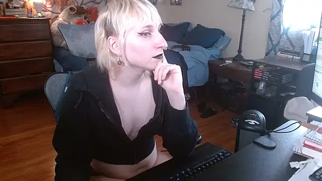 Snapshot of faye_rose chatting on 02/24/26, 05:36 faye rose online show from 02/24/26, 05:36