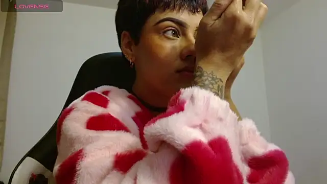 Divinejewel69 online show from 03/28/26, 07:53