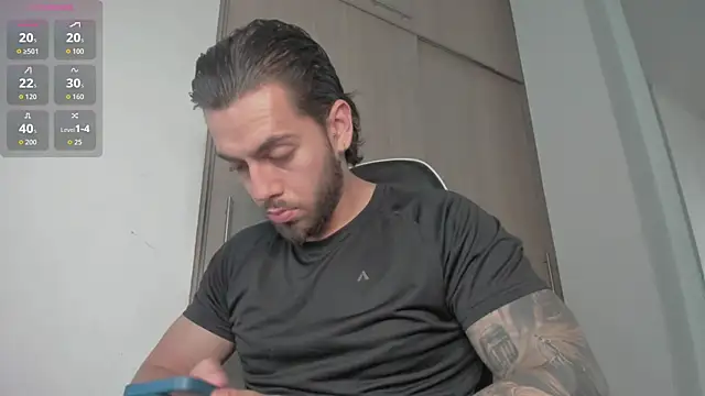 Snapshot of Axel__Blaze chatting on 07/10/26, 01:44 Axel Blaze online show from 07/10/26, 01:44