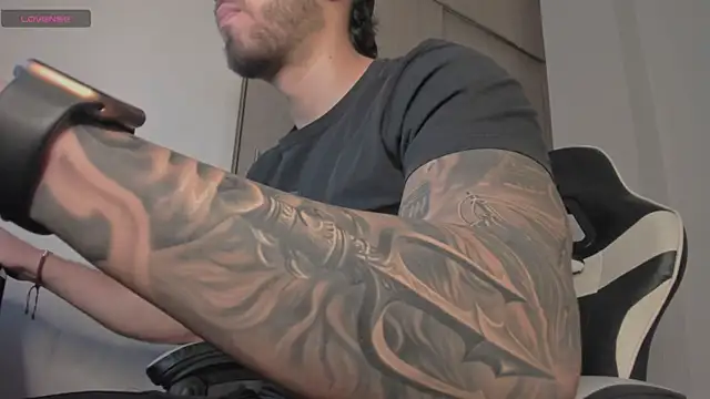 Axel  Blaze online show from 04/27/26, 01:53