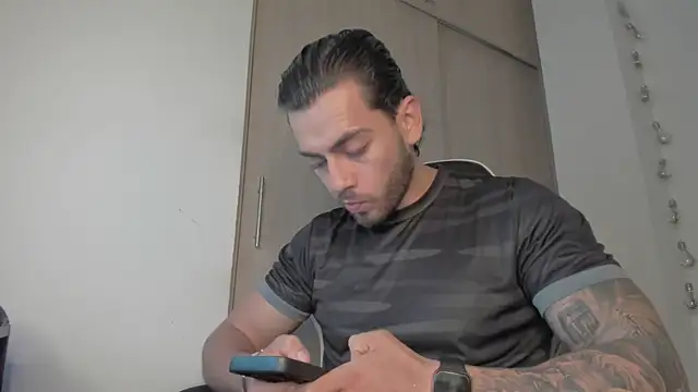 Axel  Blaze online show from 04/10/26, 12:34