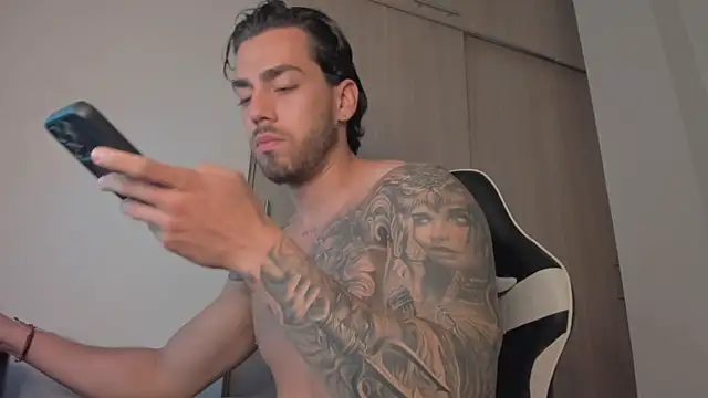 Axel  Blaze online show from 05/25/26, 01:21