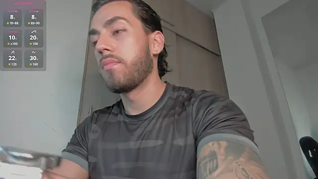 Snapshot of Axel__Blaze chatting on 06/12/26, 01:31 Axel Blaze online show from 06/12/26, 01:31