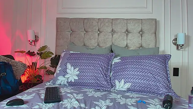 gabyevans4 online show from 04/11/26, 12:20