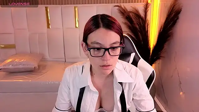 Snapshot of stefania_tp chatting on 03/04/26, 08:27 stefania tp online show from 03/04/26, 08:27