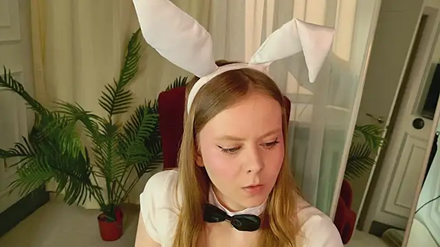 Sophie Peach  online show from 04/07/26, 02:19