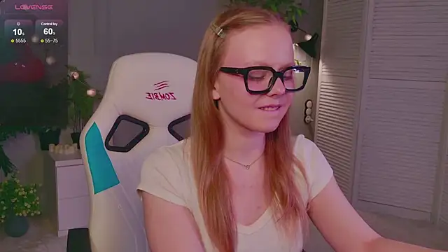 Sophie Peach  online show from 04/24/26, 02:30