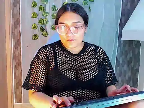 anyela donecm online show from 05/05/26, 07:06